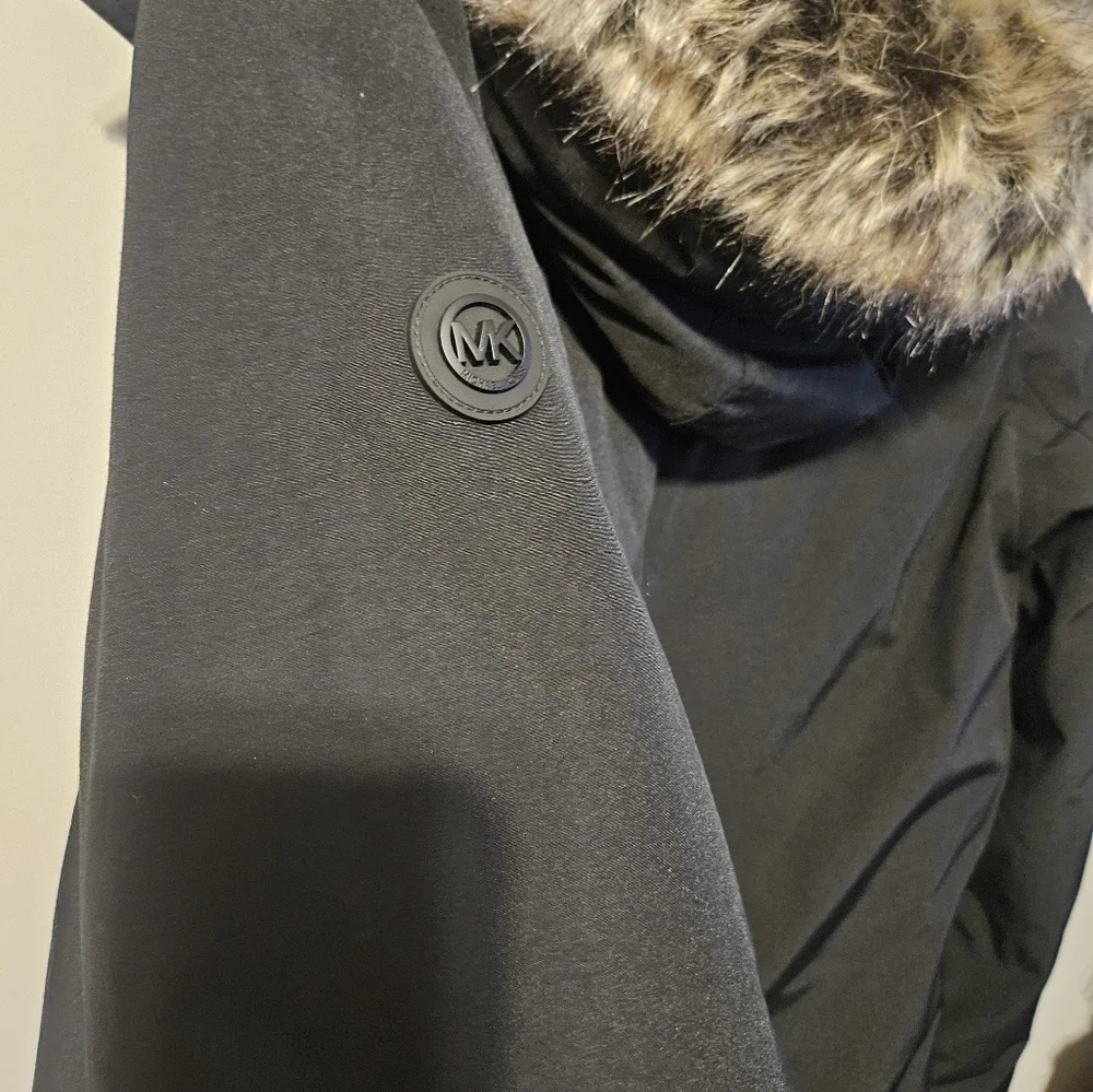 Men's midi heavyweight sz Medium hooded faux fur coat - Picture 5 of 6